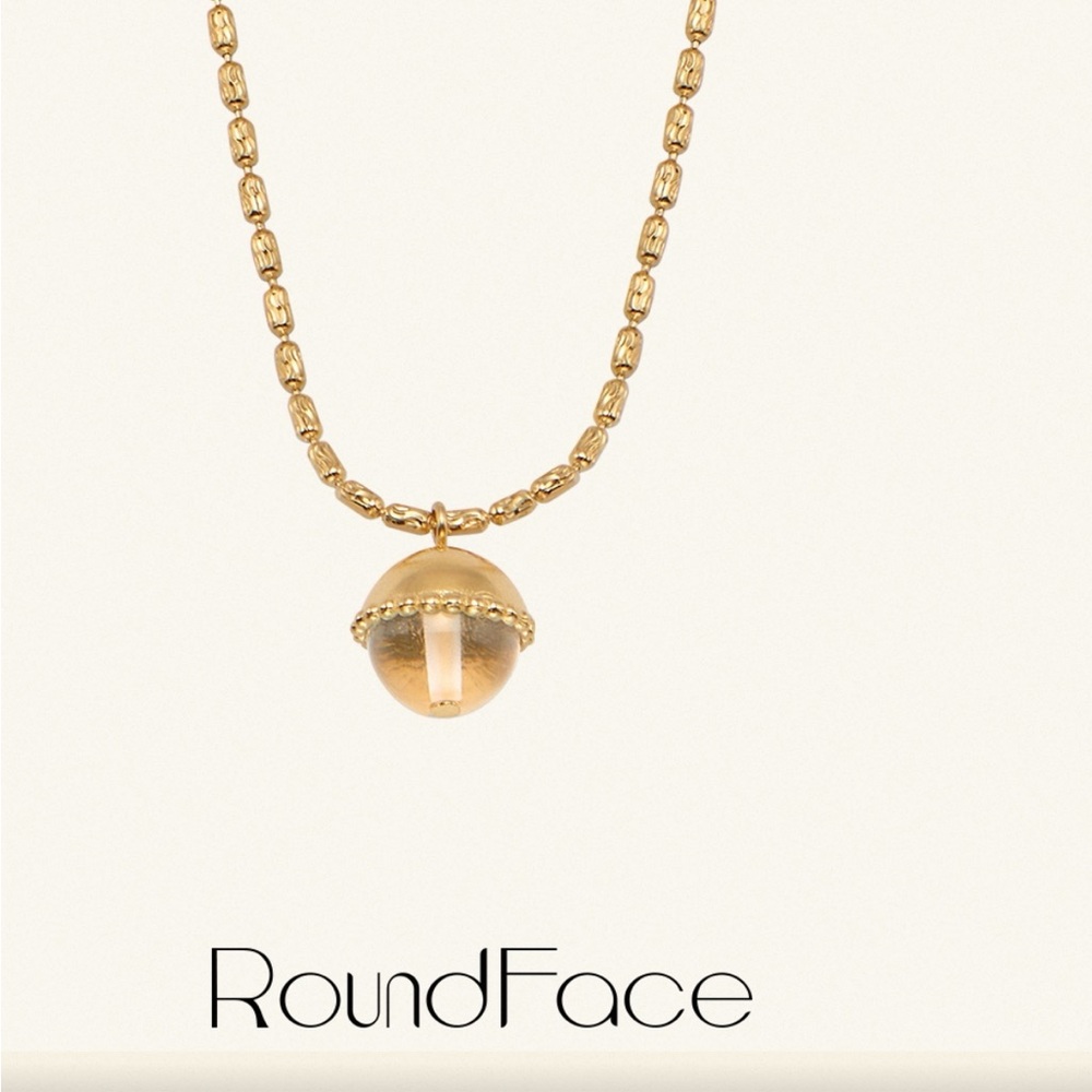Gold Pendant Necklace by
